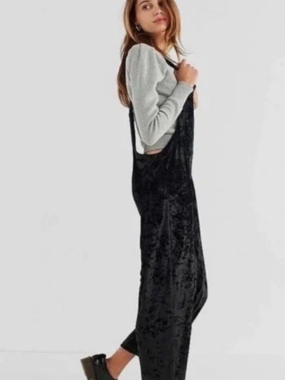 Urban Outfitters Black Velvet Overalls Jumpsuit - Picture 3 of 6